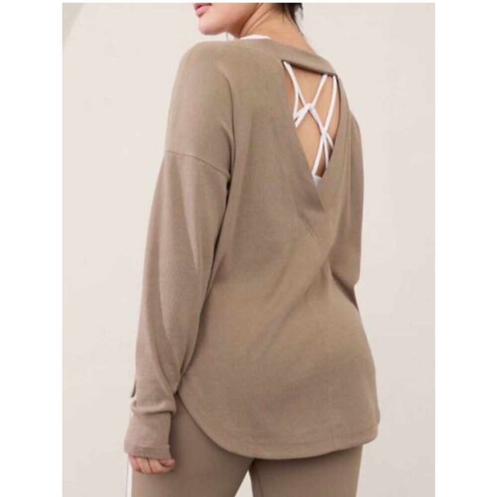 Athleta Presence Sweatshirt in Pyritce Tan With Thumb Holes Round Hem Small